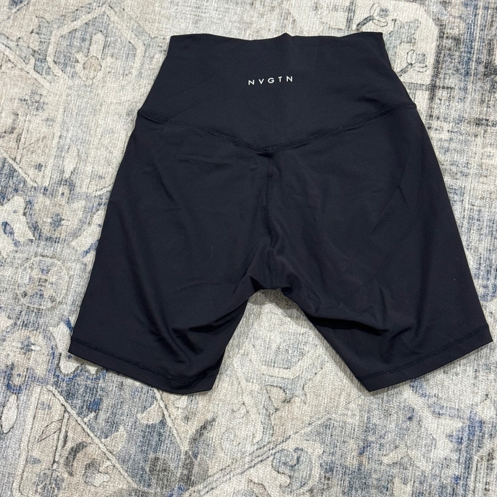 NVGTN contouring shorts